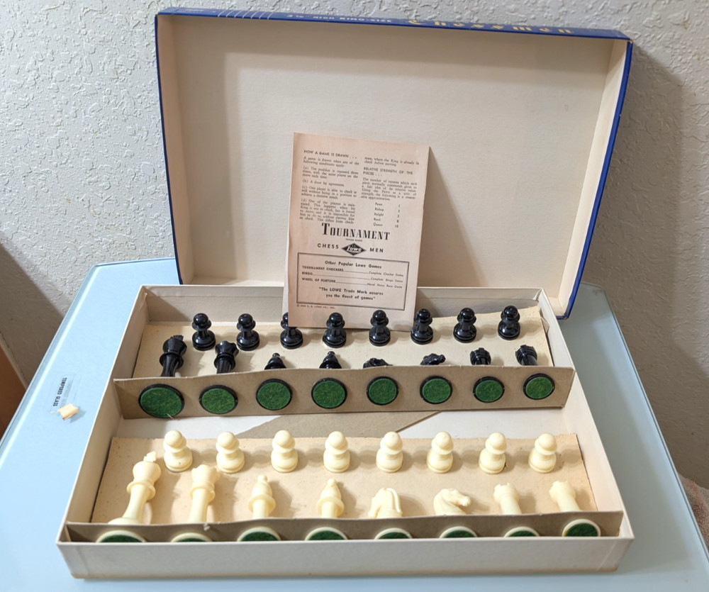 Tournament Chessmen Lowe Staunton Pattern 804 Complete Chessmen Chess Pieces