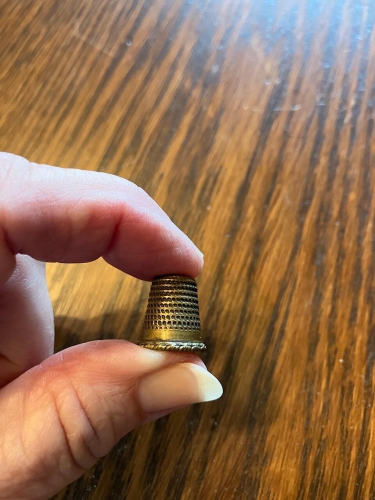 Child size gold thimble