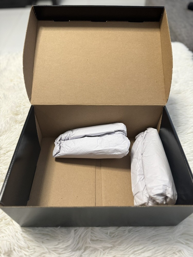 Saks Fifth Avenue Empty Shoe Box