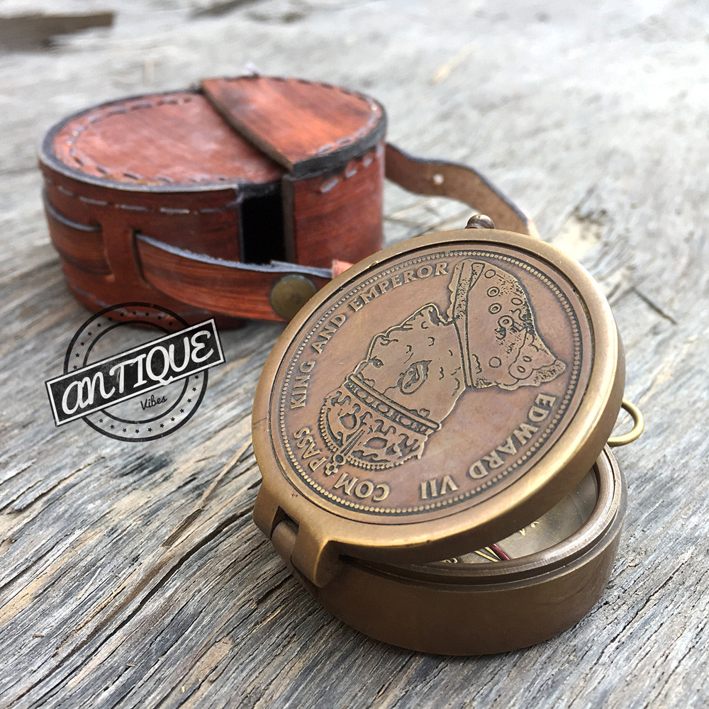 Vintage SOLID BRASS ENGRAVED COMPASS POCKET EDWARD COMPASS WITH LEATHER CAS