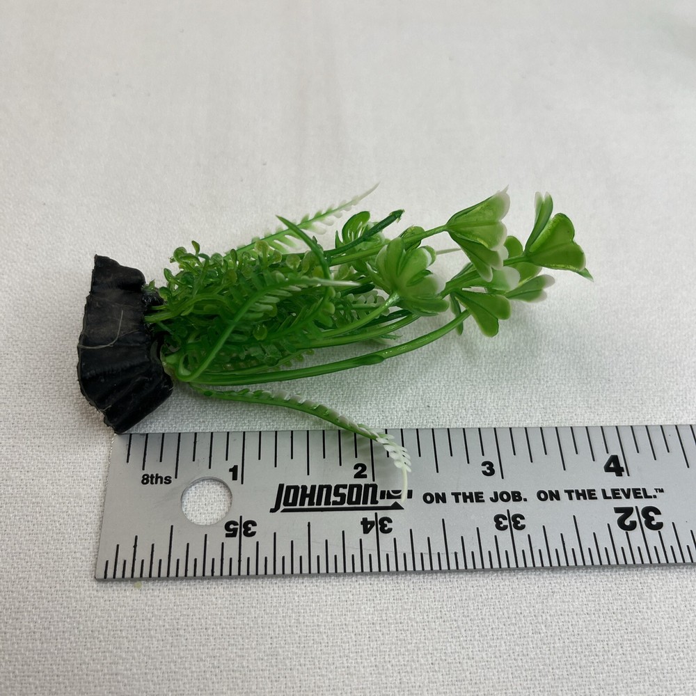 2 PC Xunyee Plastic Aquarium Plants