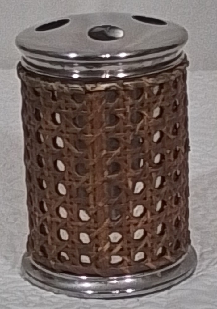 Bath Collection - Wicker &Stainless-Steel toothbrush holder.