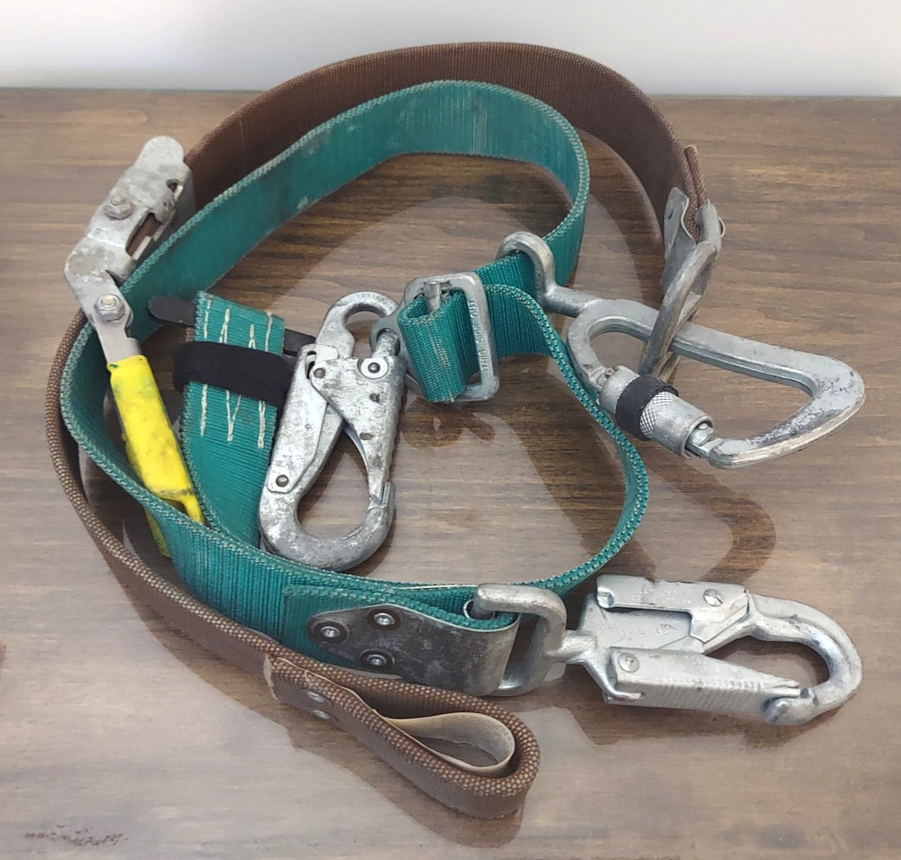 Buckingham 483D Bucksqueeze Lineman Fall Protection Harness