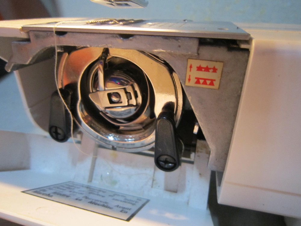 Working White Style Pro 1126 Sewing Machine FREESHIP