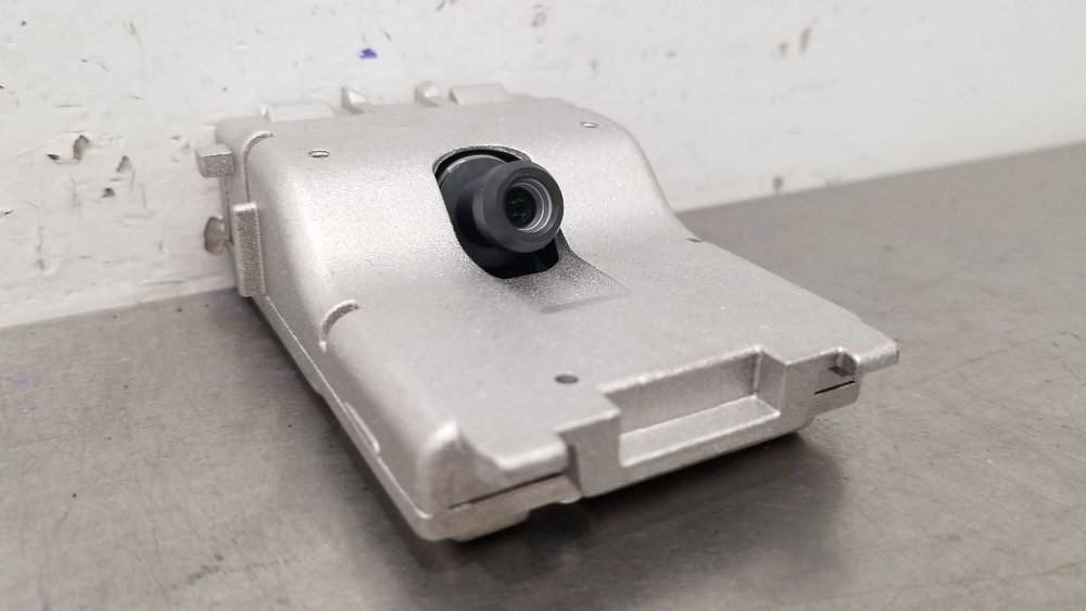21 CHEVY TAHOE FRONT FACING CAMERA WINDSHIELD MOUNTED 86779305