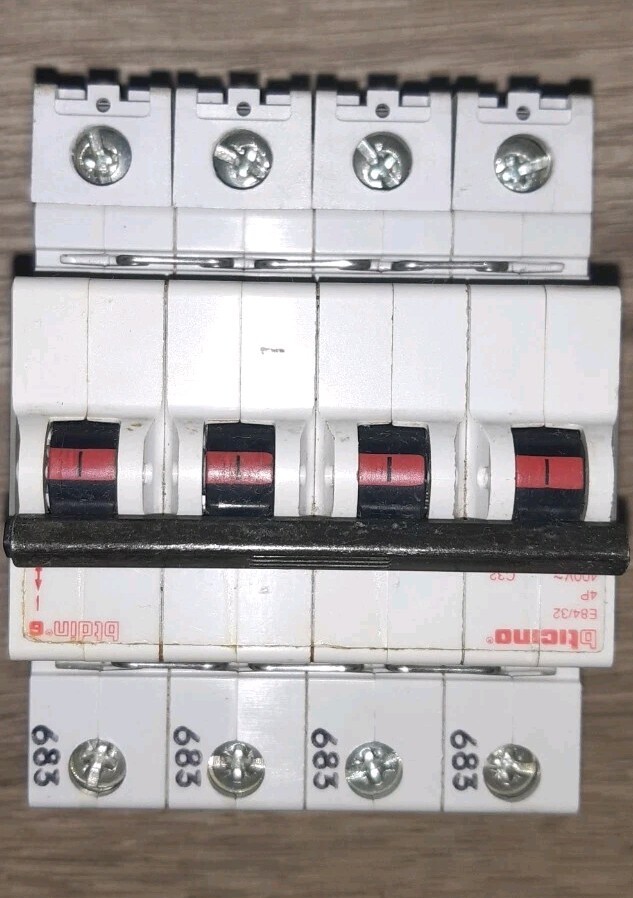 MAGNETOTHERMAL DIFFERENTIAL 400 V E84/32 Bticino