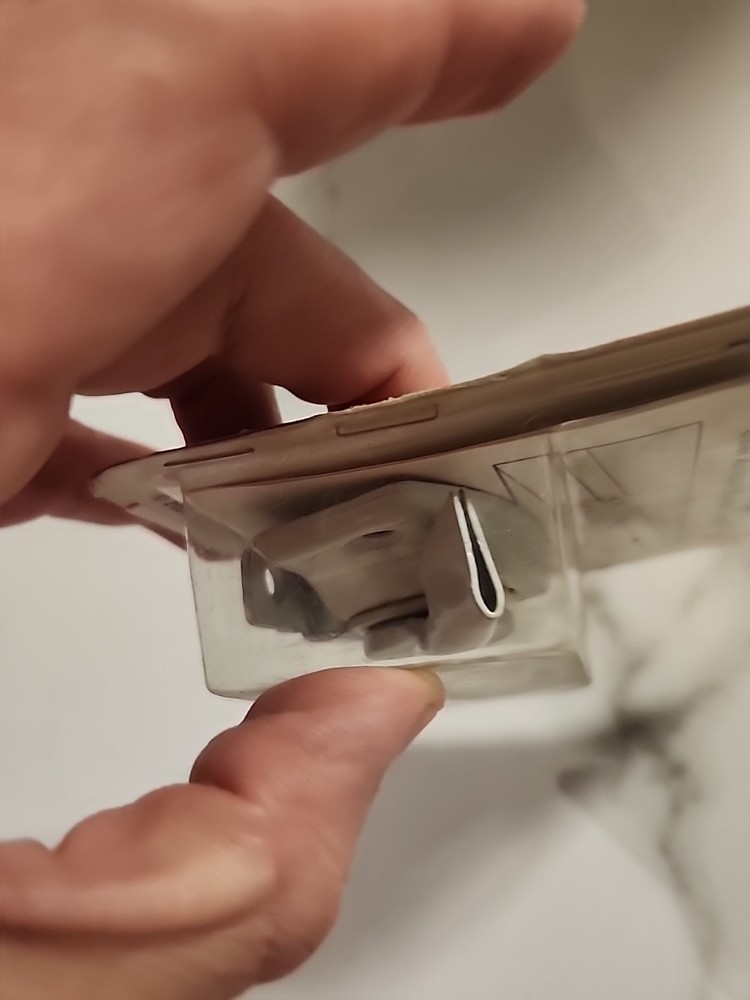 Prime Line Window Sash Lock, White (U-9925)FS
