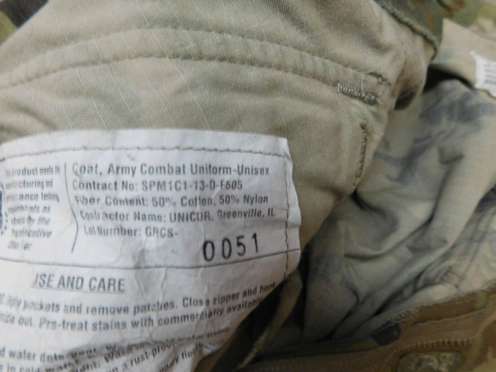 US ARMY OCP COAT SZ SMALL - LONG