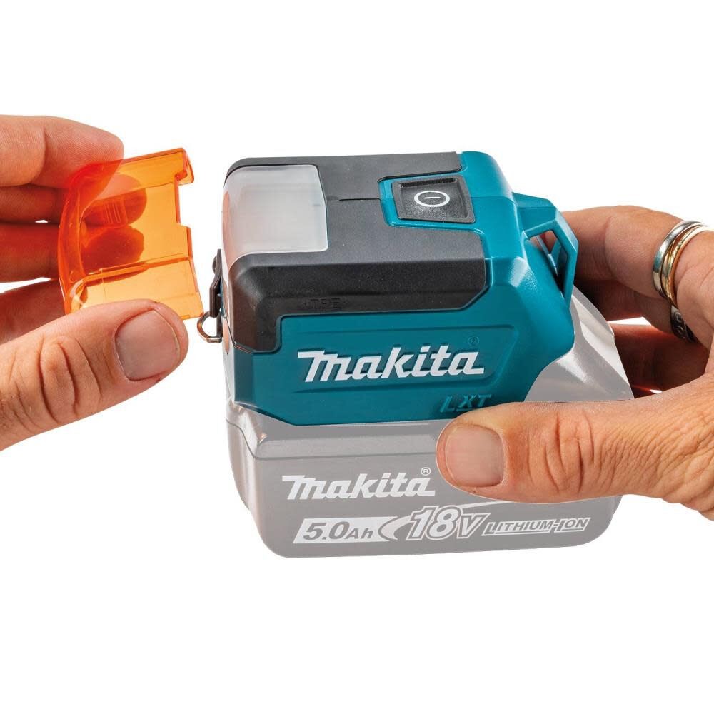 Makita 18V Lxt Compact L.e.d. Flashlight/power Source (Bare Tool)