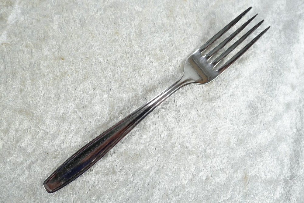 40 Pieces Vallarta Pattern Stainless Steel Flatware By Oneidacraft