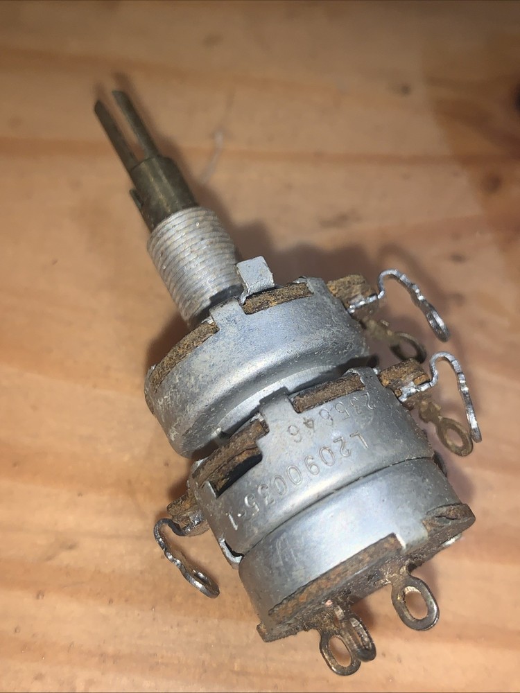 Bendix Radio Replacement Control Switch 2090035-1