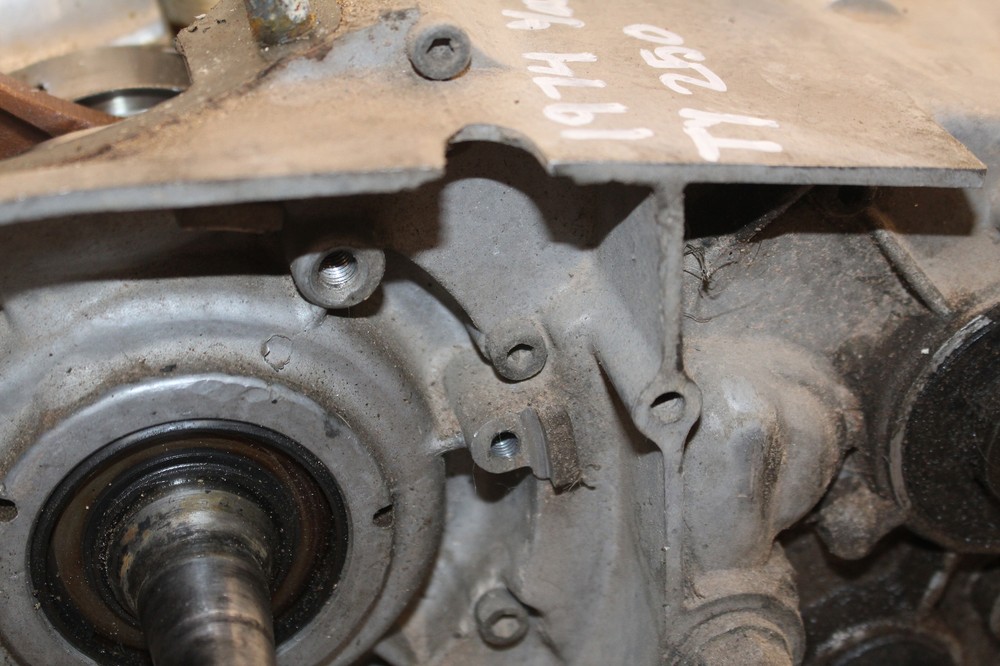 1974 Yamaha TY250 ENGINE MOTOR BOTTOM 7SM2106