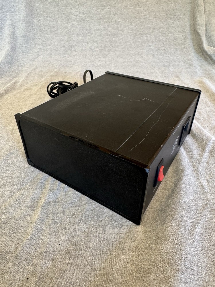 VPI Microprocessor Control Quartz Frequency Power Line Conditioner