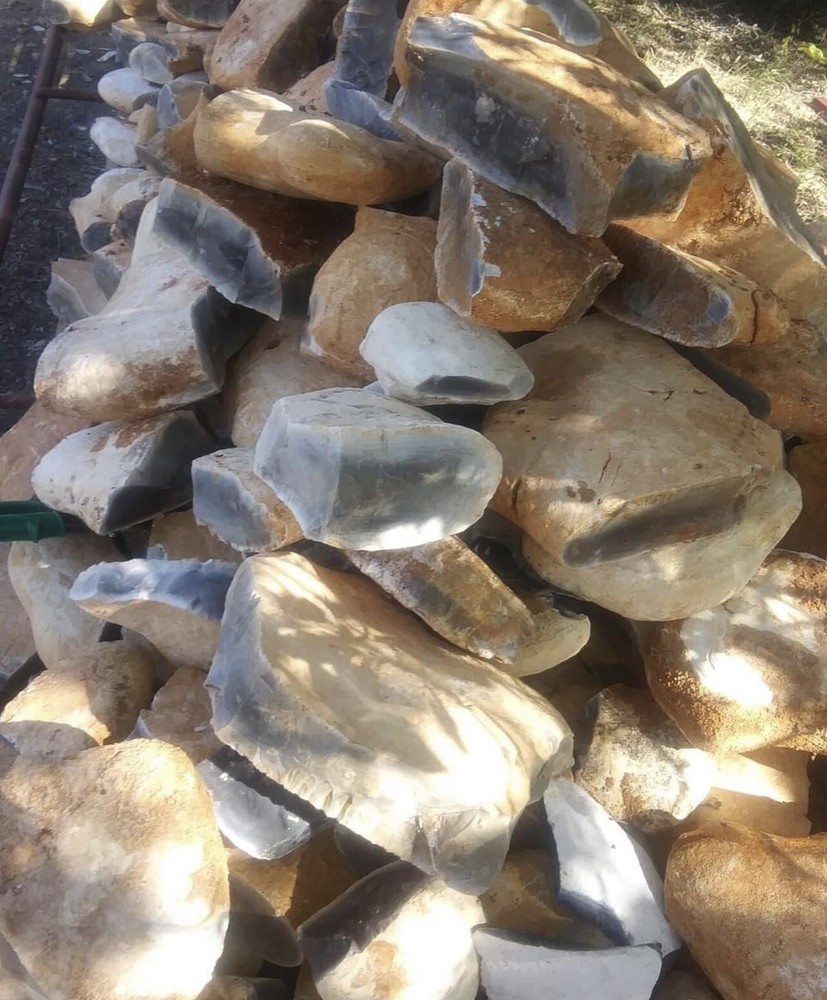 High Grade Flint Knapping Material - 25lbs Georgetown Blue Black Chert