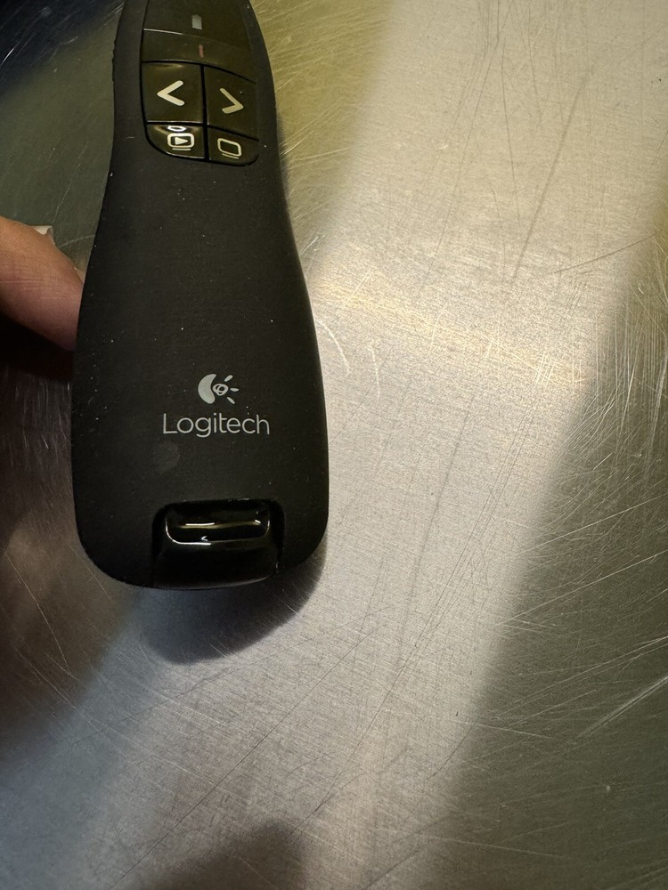 Logitech R400 Wireless Pointer Presentation Remote for Basic Slide Navigation