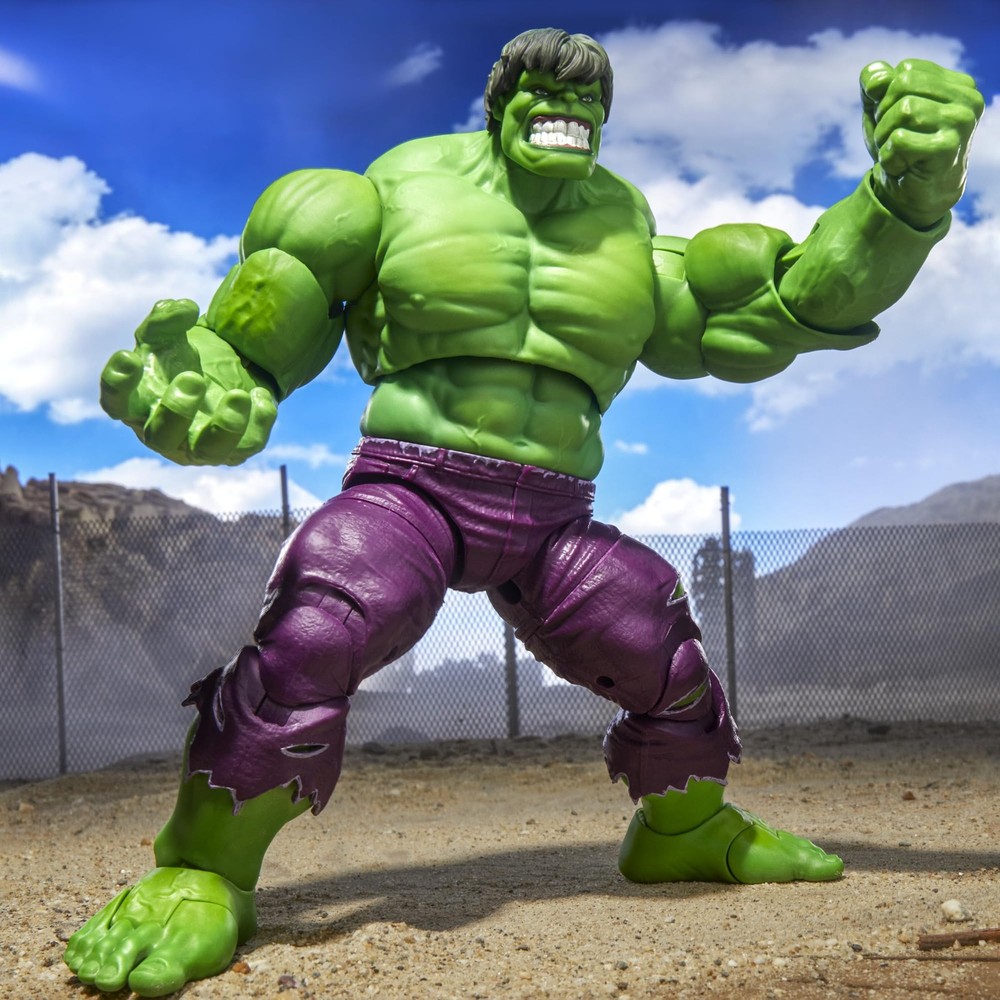 Marvel Legends Maximum Series Hulk, Deluxe Hulk Comics 8.5 inches, Green