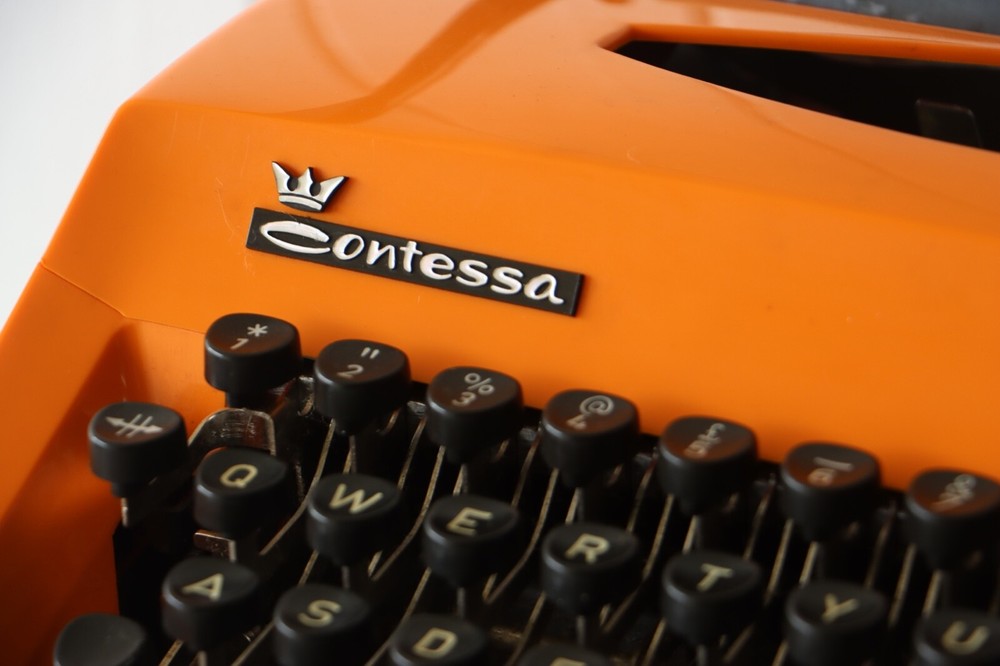 Contessa TYPEWRITER - Bright Orange - Excellent Working Condition!