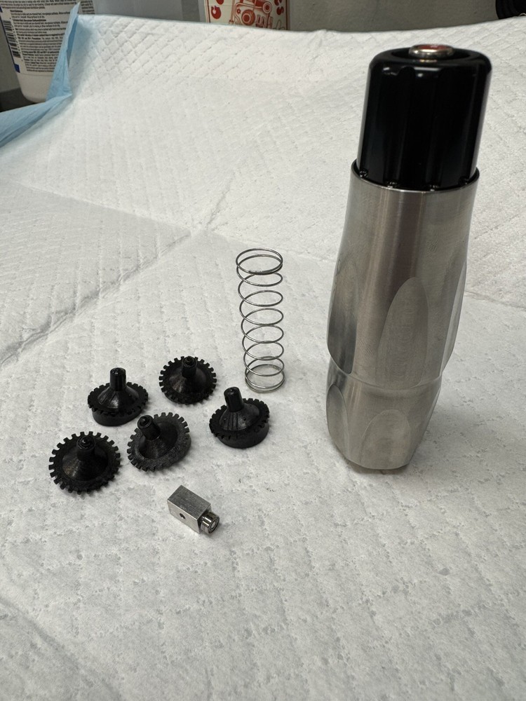 Neuma 4 Macro Stainless Steel Grip