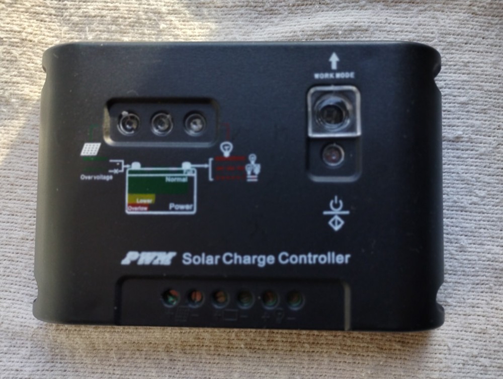 12V/24V Solar Panel Charger Regulator Controller for Lamps Battery