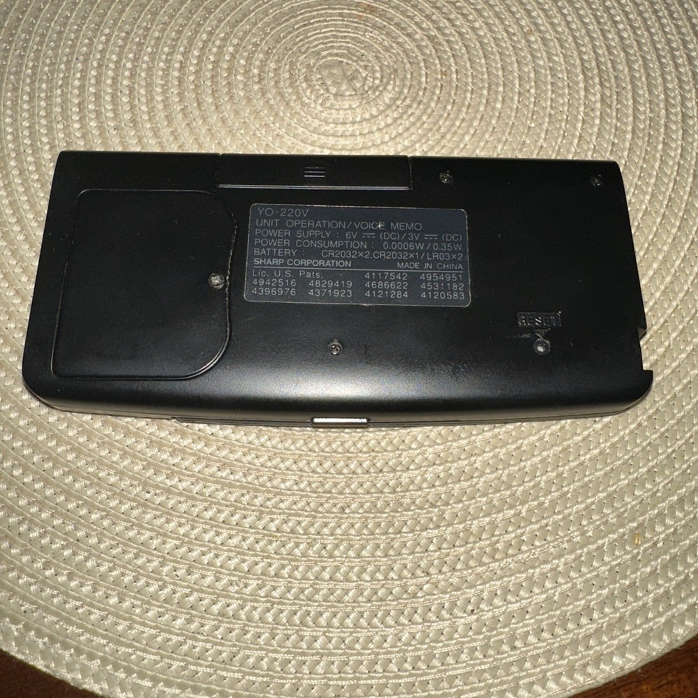 Sharp YO-220V 48k Electronic Organizer PDA & Voice Recorder