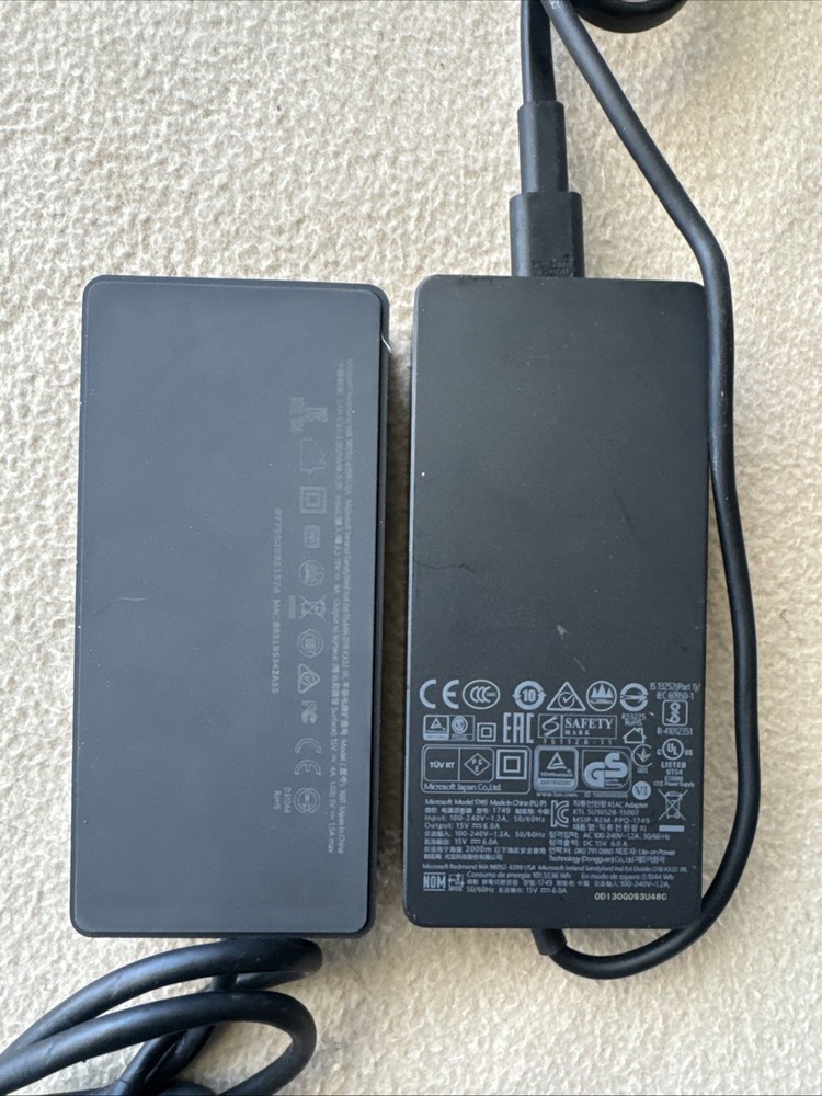 Microsoft Surface Docking Station Model 1661 with AC Adapter