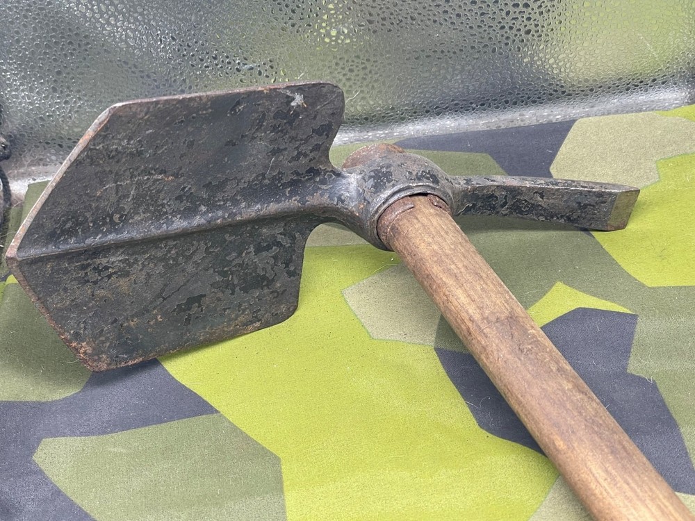 WW1 British Army Entrenching Tool - 1917 Dated - Untouched Original