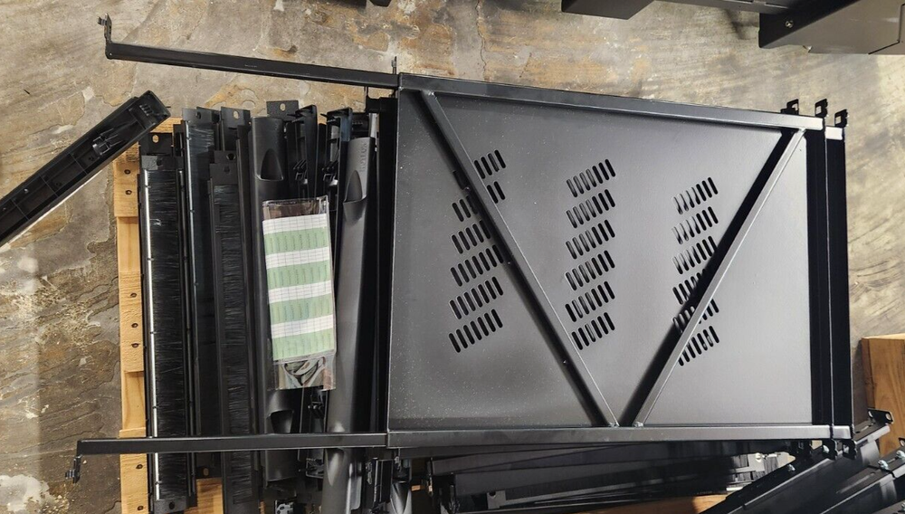 Pair of 19" Rack Mount Adjustable/Extendable Network/Keyboard Mouse Shelf Trays