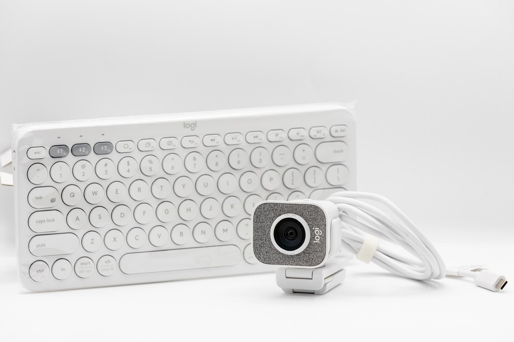 Logitech Bundle (USB-C StreamCam & K380 Bluetooth keyboard)