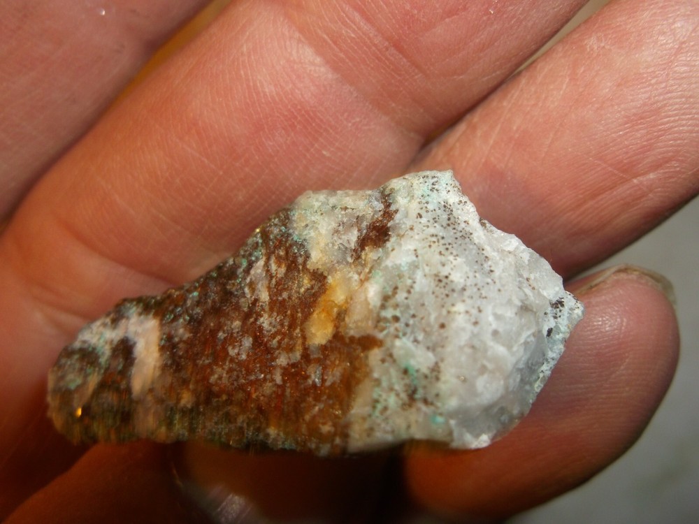 Gold, silver, copper, 12 grams samples ,ore high grade .