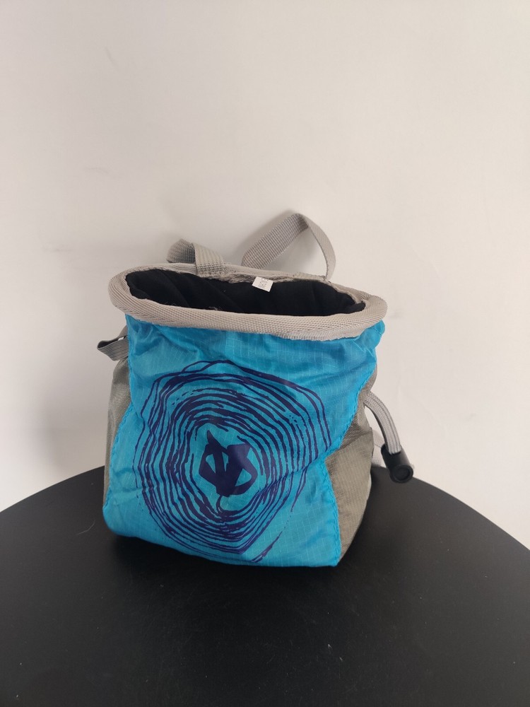Evolv Roundtangular knit rare Chalkbag - Climbing Boulder BLUE POOL