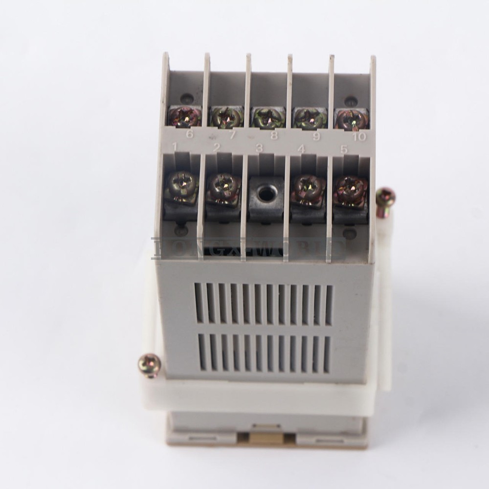 ONE Used Omron Temperature Controller E5CS-R1KJX 100-240VAC