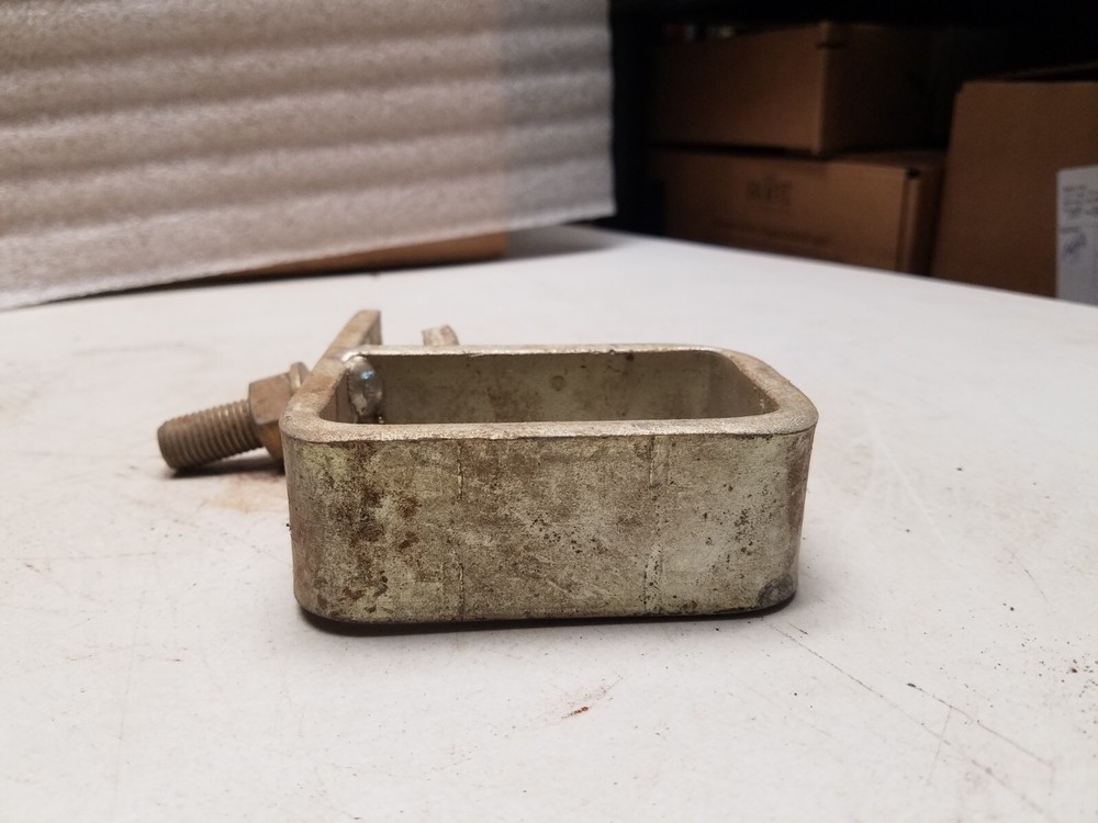 3 Point hitch Bolt-on Square Connector (V)