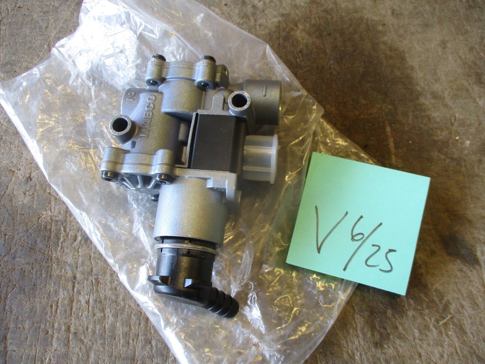 NOS Wabco Air Valve 241 2215 0103, 472 195 113 0, ABS Modular Valve