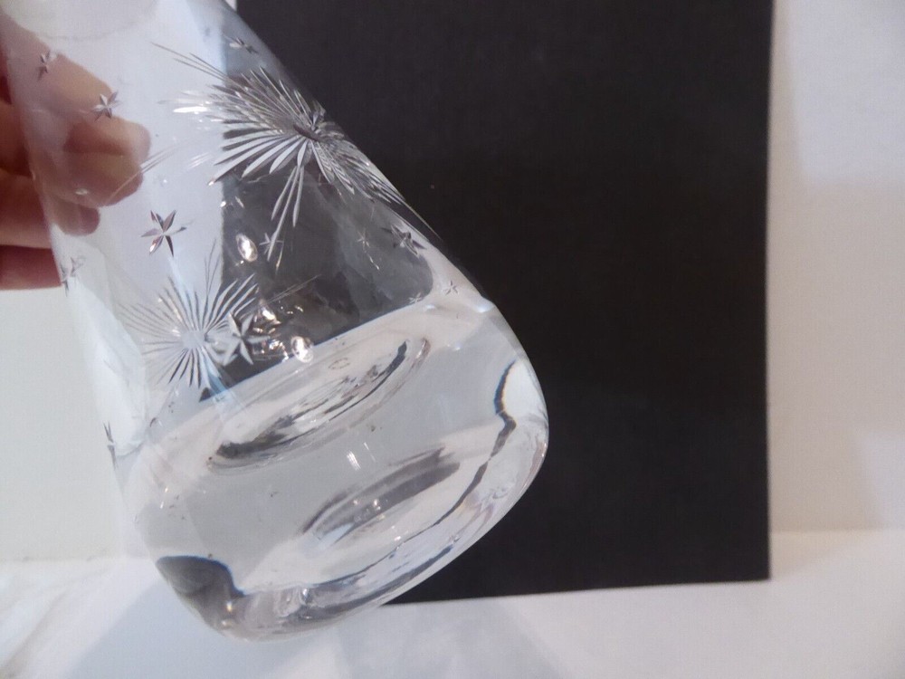 Crystal Vase 8” with Weighted Bottom, Engraved Star Pattern, Elegant (S2