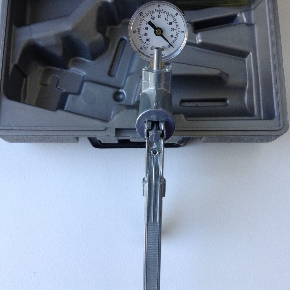 SILVERLINE MITYVAC 4000 VACUUM PUMP & ATTACHMENTS