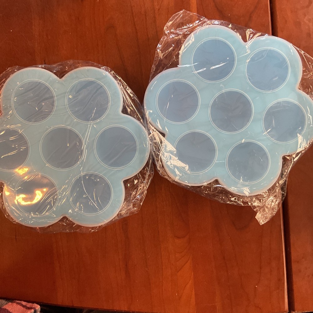 2Pcs Silicone Egg Tray Blue With Lid Each Holds 7 Eggs