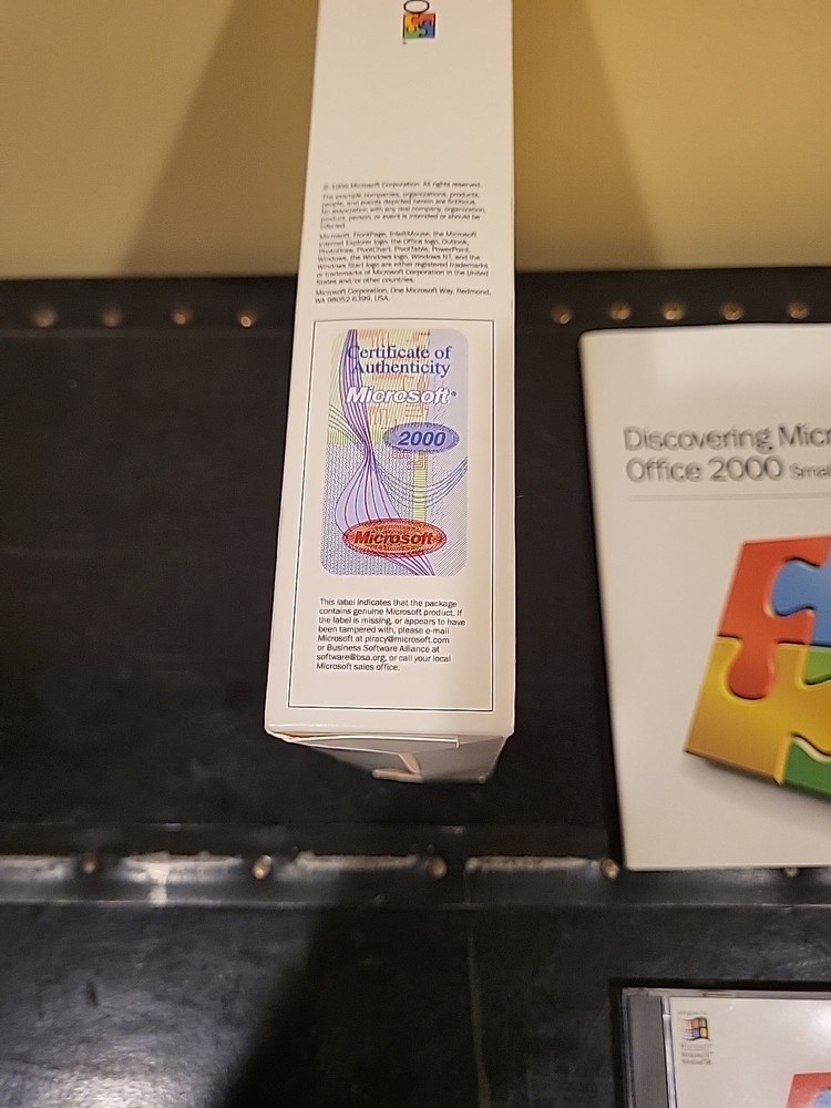 Microsoft Office 2000 Standard (Academic) X03-7979 preowned