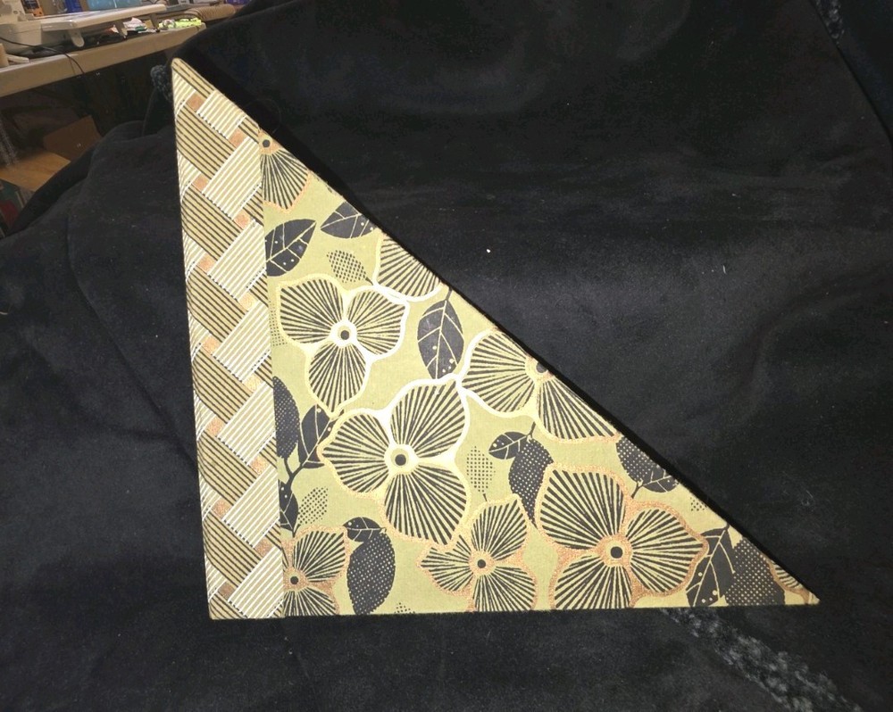 TRIANGLE SHAPED JOURNAL DIARY NOTEBOOK