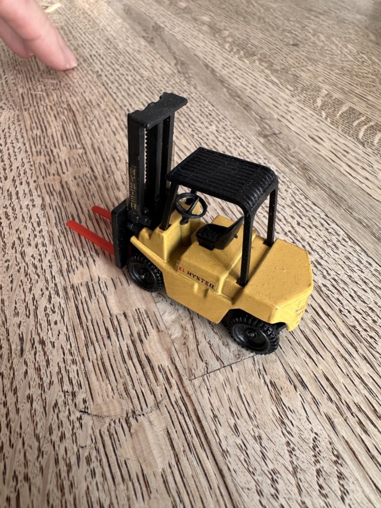 Hyster XL Scale Model