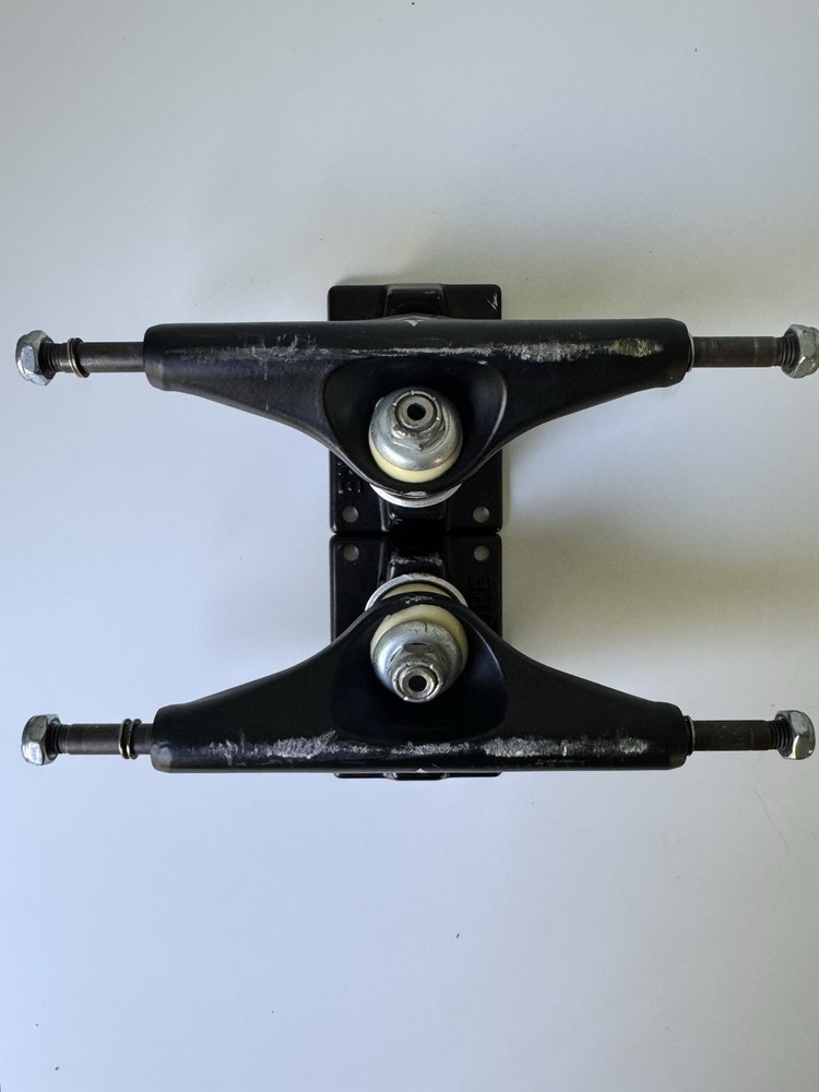 Skateboard Trucks - Venture 5.2