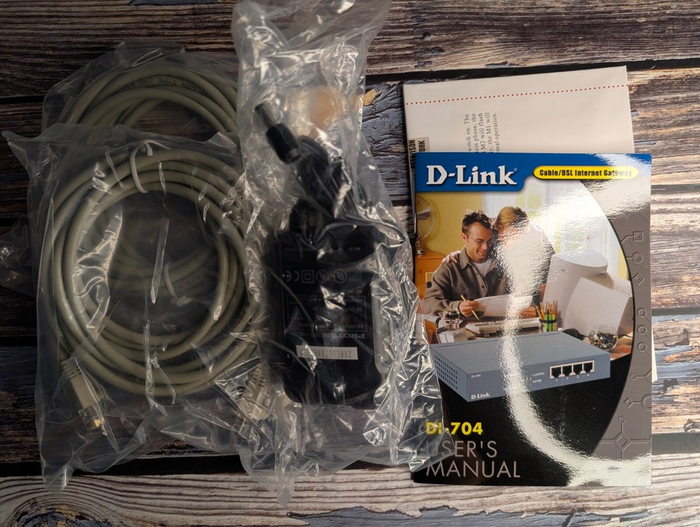 D-Link DI-704 Internet Gateway and Firewall with 4 Port Switch Complete