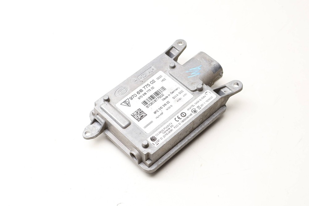 2010-2013 PORSCHE PANAMERA - Right LANE Change Assist Control Module