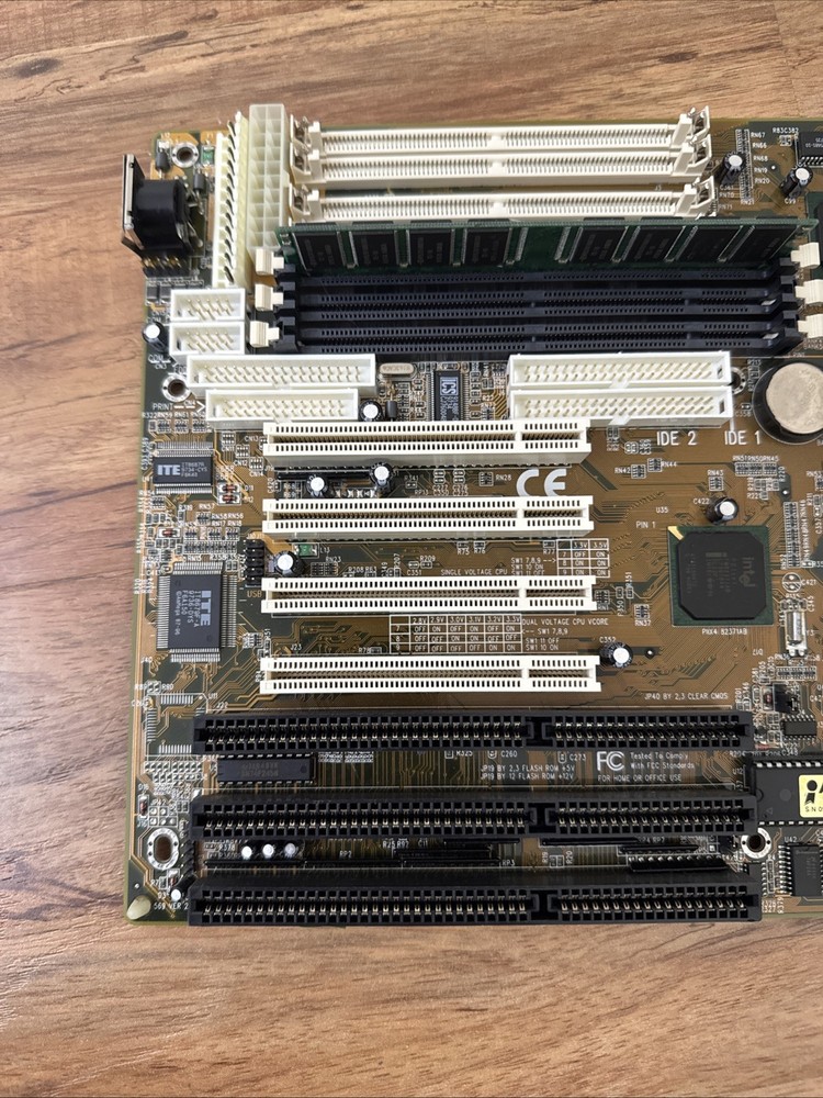 Vintage Shuttle HOT-569 Motherboard Socket 7