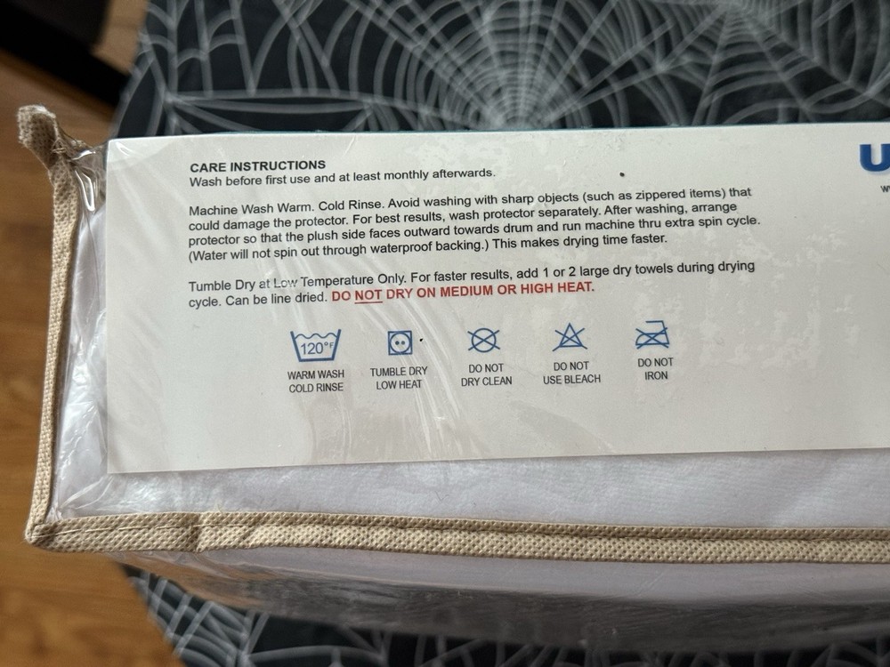 UltraPlush Premium Waterproof Mattress Protector – Split King – NEW