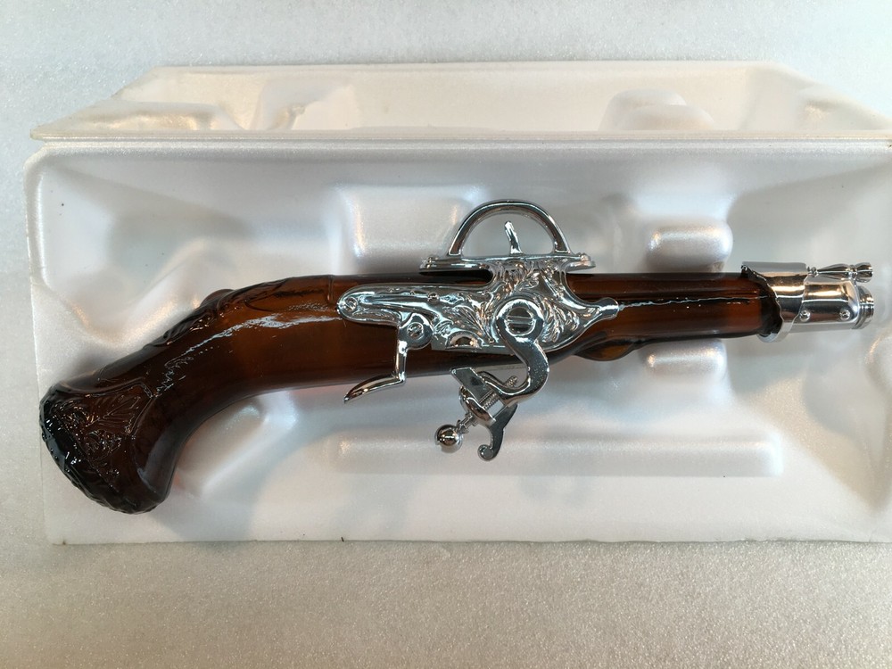 Avon DUELING PISTOL 1760 Deep Woods After Shave FULL
