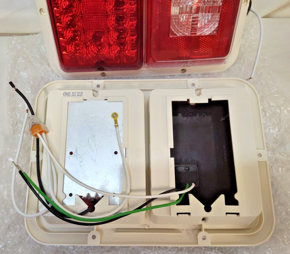 Bargman 47-84-001 Trailer Taillight Horizontal Red LED YOU GET 1 PAIR (2) LIGHT