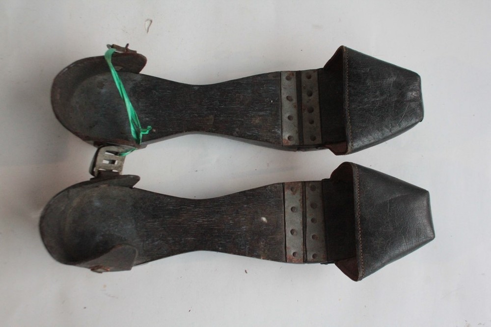 Hinged wooden clogs, 19th century...