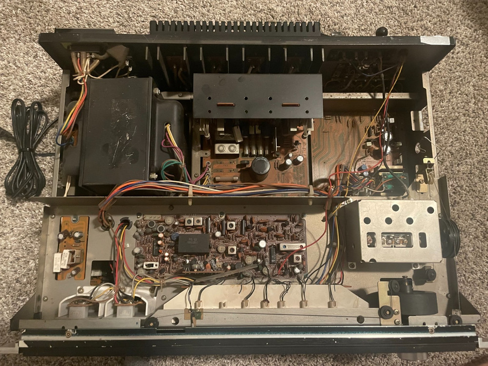Sansui 9090 Receiver - Powers On