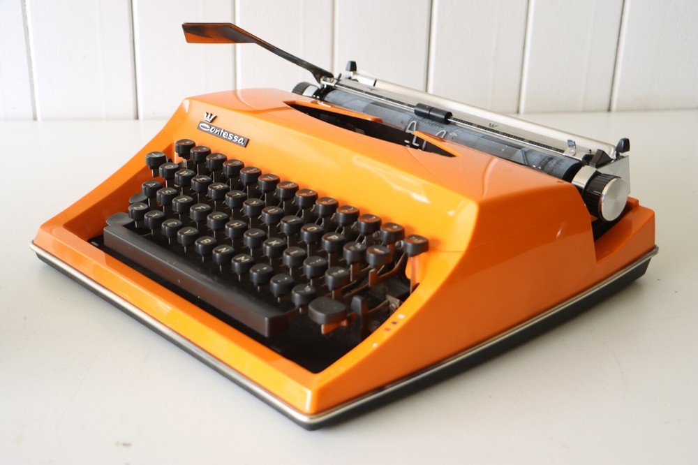 Contessa TYPEWRITER - Bright Orange - Excellent Working Condition!