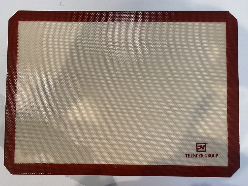 Thunder Group PLBM1624S, 16.5 X 24.5-Inch Rectangular Silicone Baking Mat